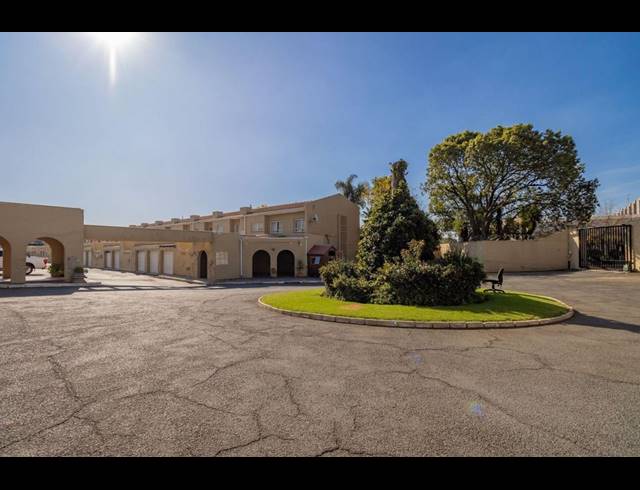 2 BEDROOM DUPLEX FOR SALE IN BLACKHEATH